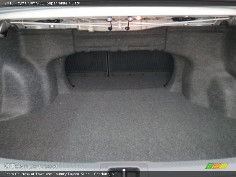 Super White / Black 2013 Toyota Camry SE