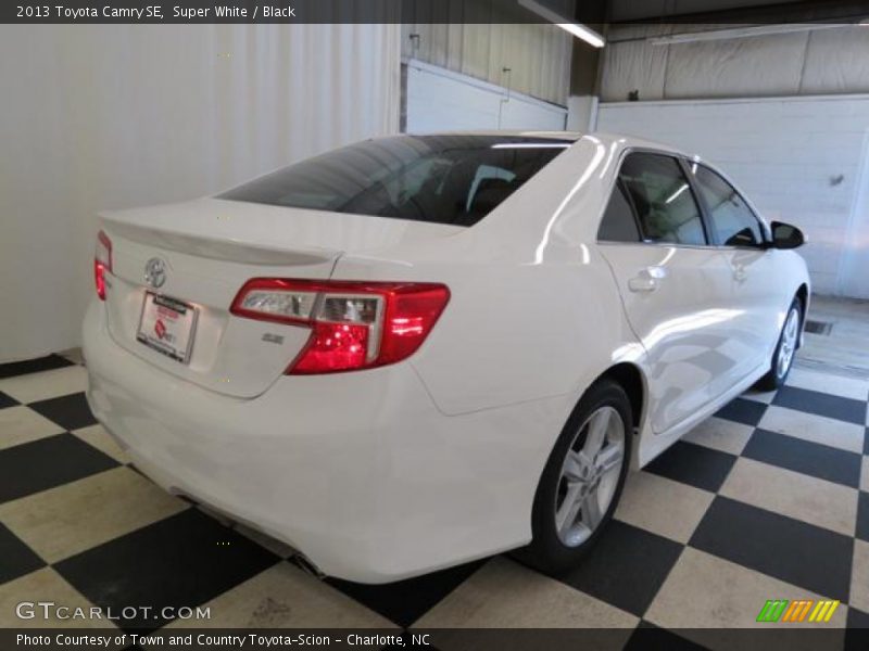 Super White / Black 2013 Toyota Camry SE