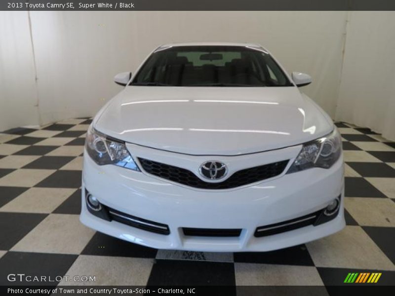 Super White / Black 2013 Toyota Camry SE