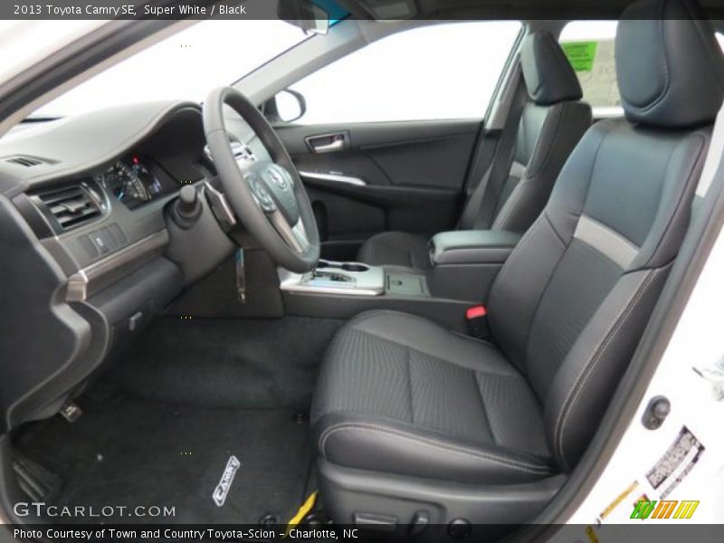 Super White / Black 2013 Toyota Camry SE