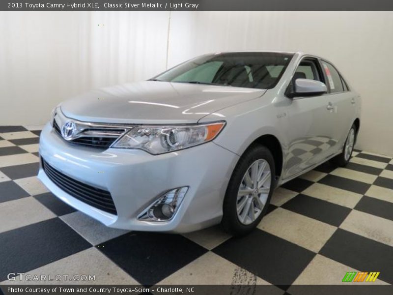 Front 3/4 View of 2013 Camry Hybrid XLE