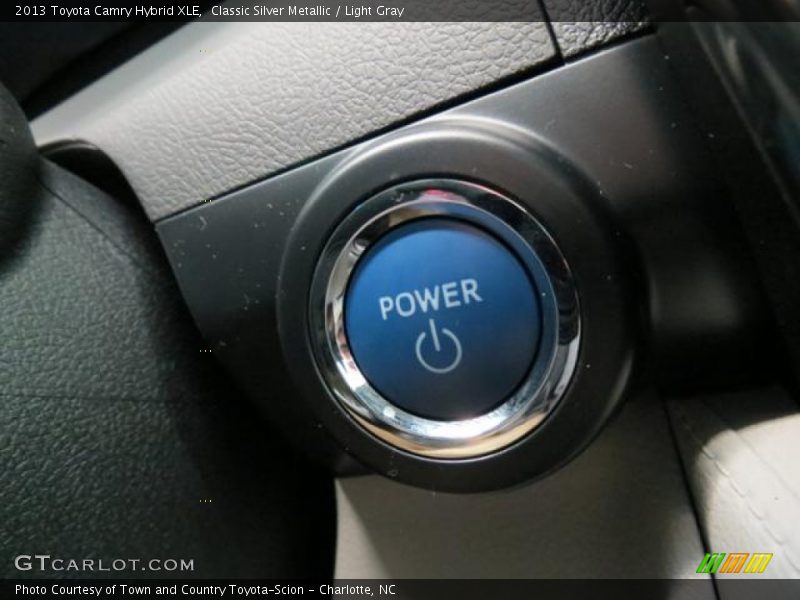 Classic Silver Metallic / Light Gray 2013 Toyota Camry Hybrid XLE