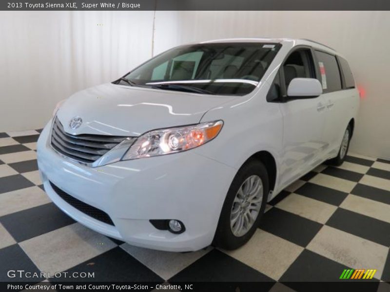 Super White / Bisque 2013 Toyota Sienna XLE
