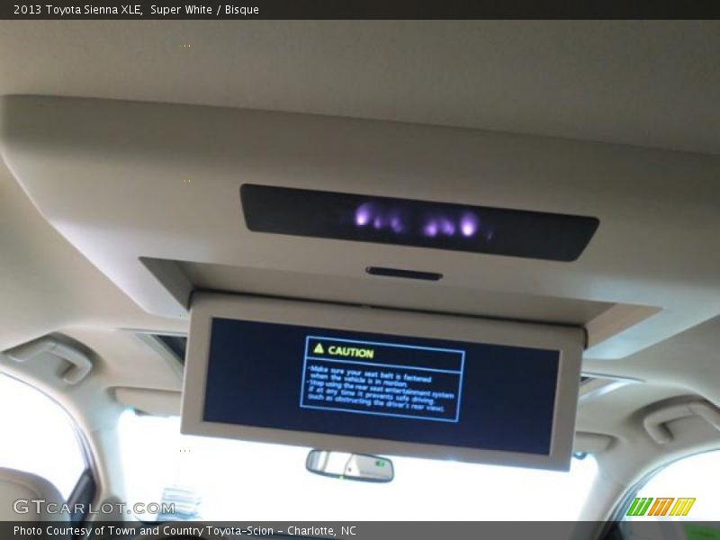 Super White / Bisque 2013 Toyota Sienna XLE