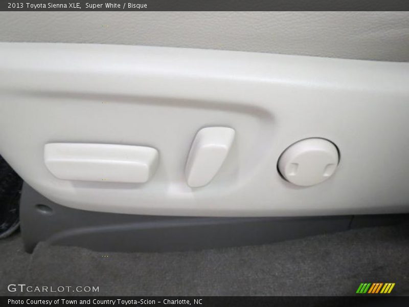 Super White / Bisque 2013 Toyota Sienna XLE
