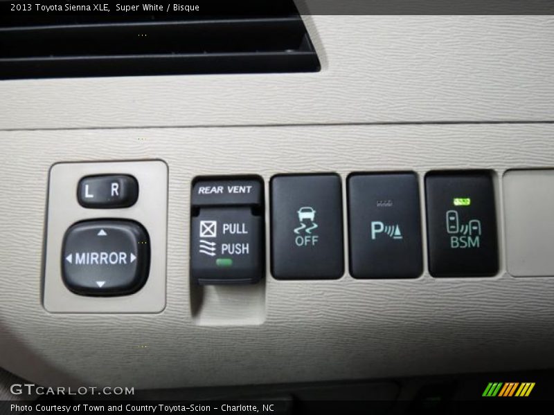 Super White / Bisque 2013 Toyota Sienna XLE