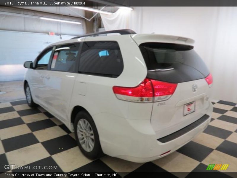 Super White / Bisque 2013 Toyota Sienna XLE
