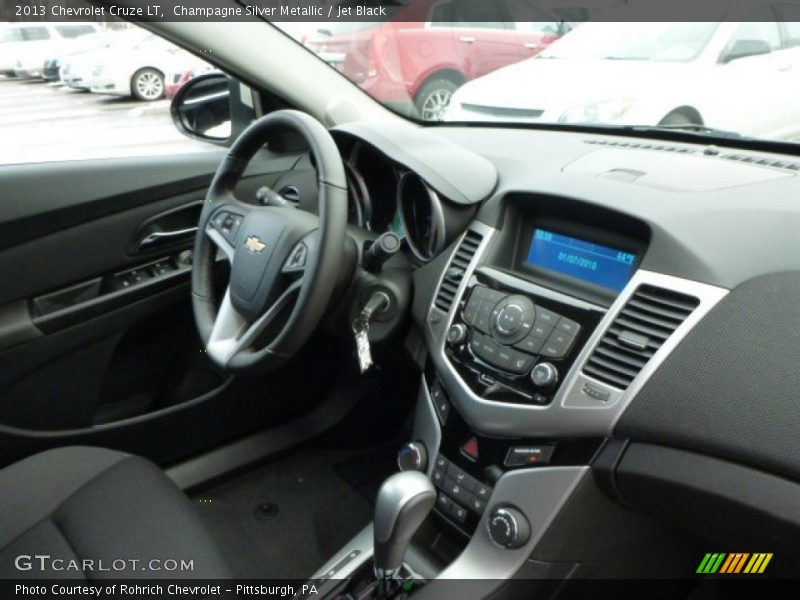 Champagne Silver Metallic / Jet Black 2013 Chevrolet Cruze LT