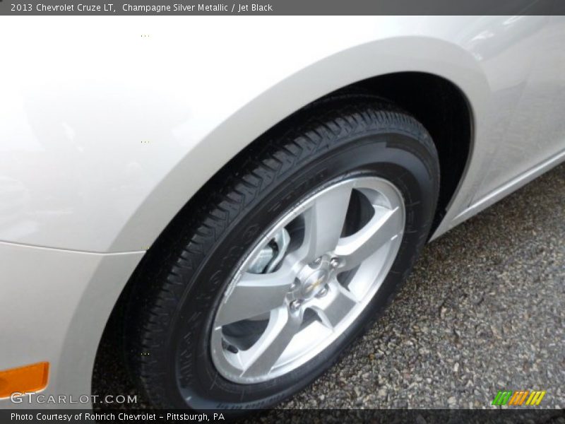 Champagne Silver Metallic / Jet Black 2013 Chevrolet Cruze LT