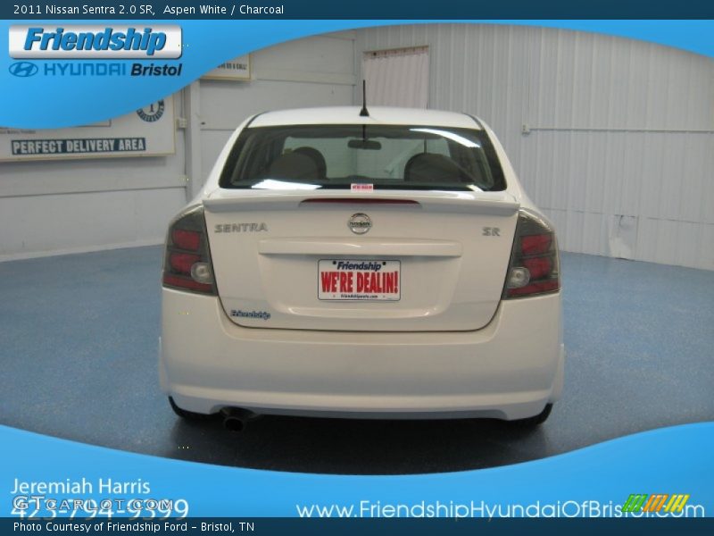Aspen White / Charcoal 2011 Nissan Sentra 2.0 SR