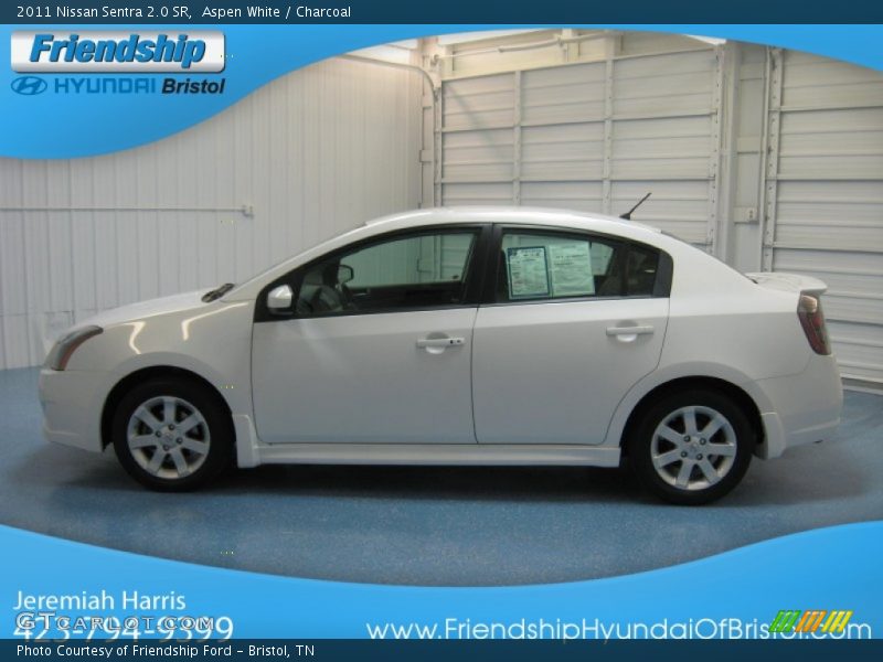 Aspen White / Charcoal 2011 Nissan Sentra 2.0 SR