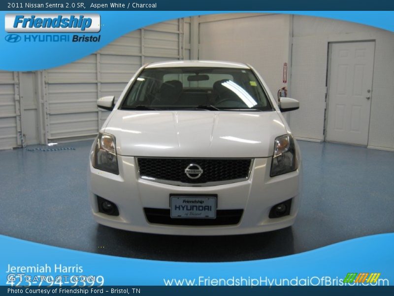 Aspen White / Charcoal 2011 Nissan Sentra 2.0 SR