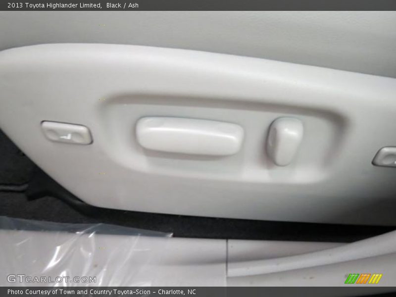 Black / Ash 2013 Toyota Highlander Limited