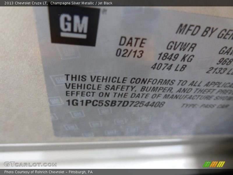 Champagne Silver Metallic / Jet Black 2013 Chevrolet Cruze LT