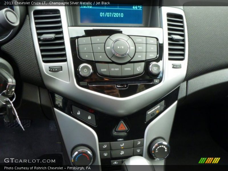 Champagne Silver Metallic / Jet Black 2013 Chevrolet Cruze LT