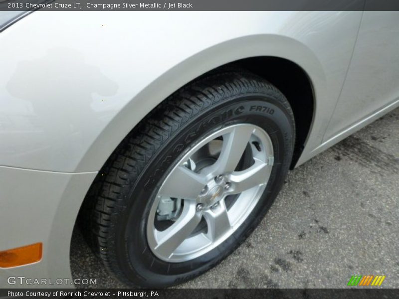 Champagne Silver Metallic / Jet Black 2013 Chevrolet Cruze LT