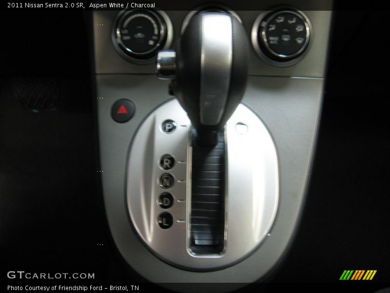 Aspen White / Charcoal 2011 Nissan Sentra 2.0 SR