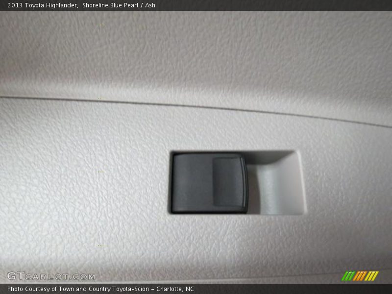 Shoreline Blue Pearl / Ash 2013 Toyota Highlander