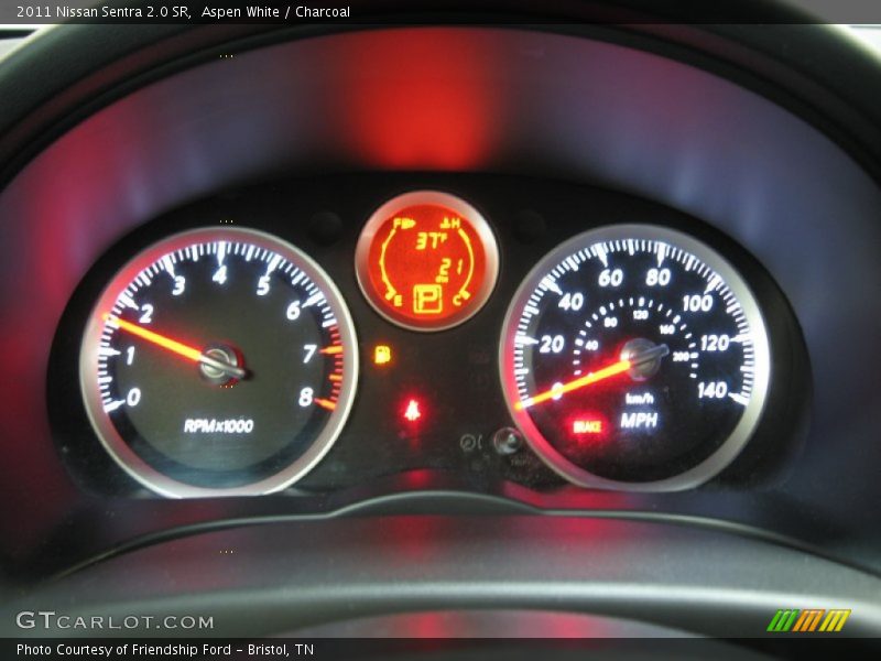 Aspen White / Charcoal 2011 Nissan Sentra 2.0 SR
