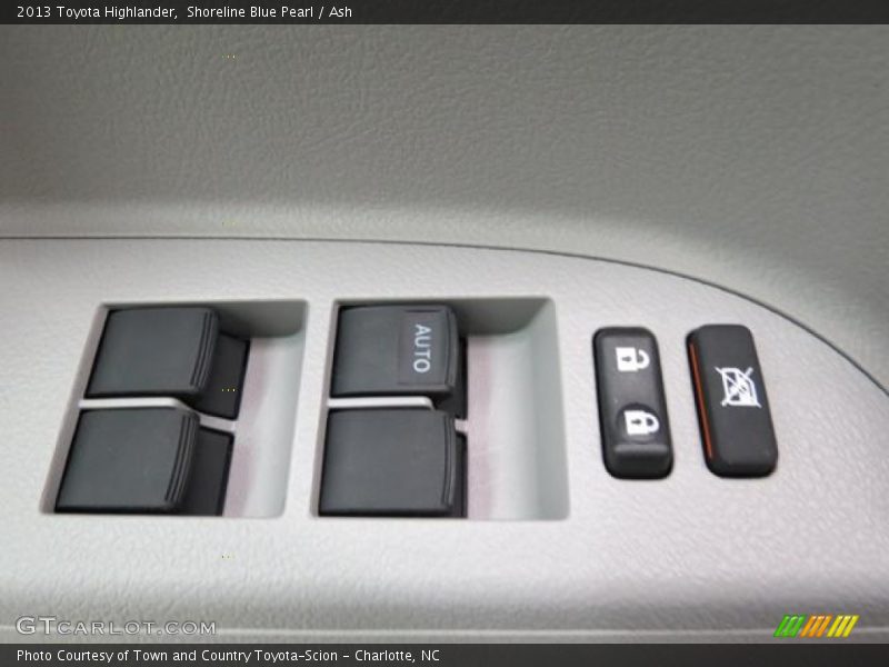 Shoreline Blue Pearl / Ash 2013 Toyota Highlander