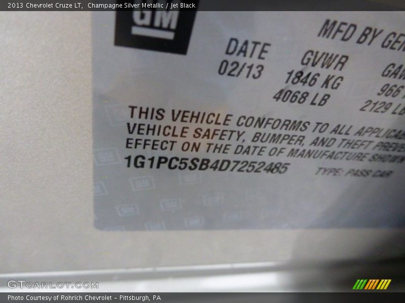 Champagne Silver Metallic / Jet Black 2013 Chevrolet Cruze LT