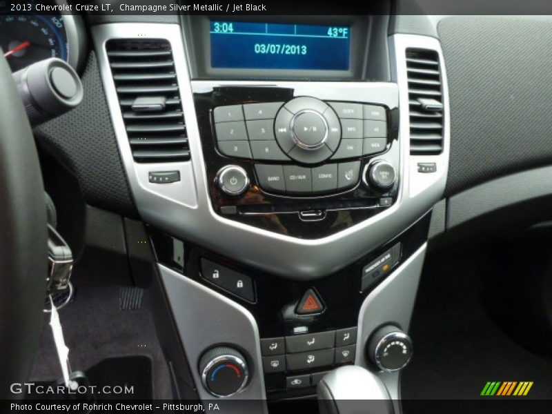 Champagne Silver Metallic / Jet Black 2013 Chevrolet Cruze LT