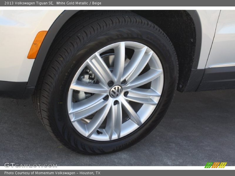 White Gold Metallic / Beige 2013 Volkswagen Tiguan SE