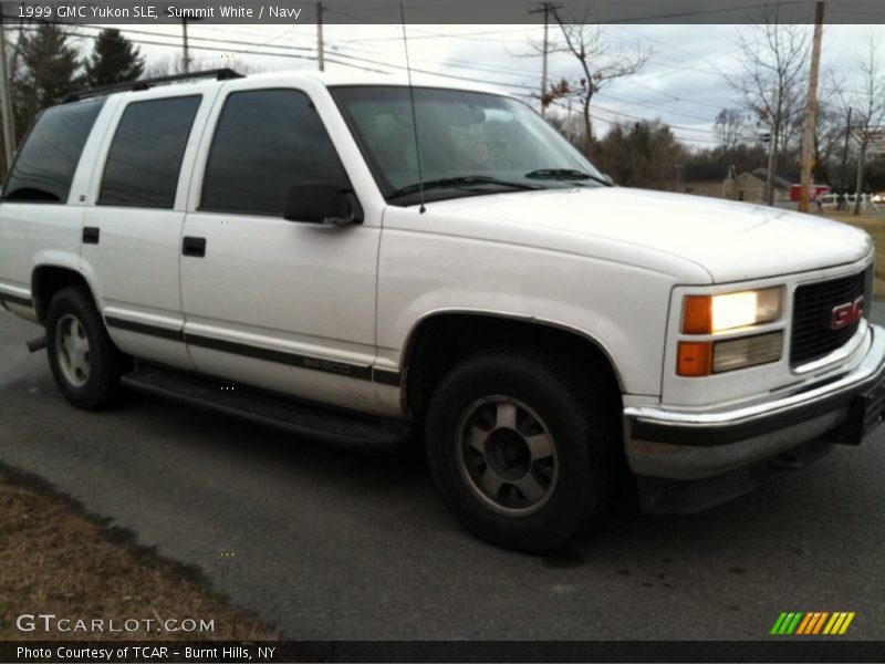 Summit White / Navy 1999 GMC Yukon SLE