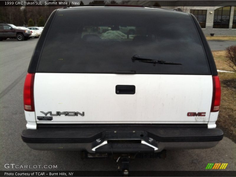 Summit White / Navy 1999 GMC Yukon SLE