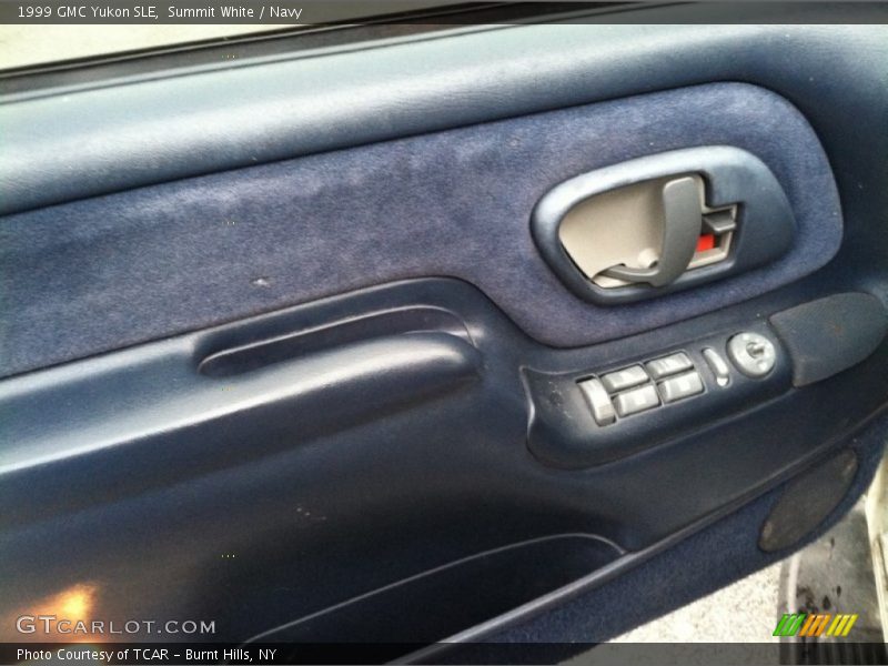 Summit White / Navy 1999 GMC Yukon SLE