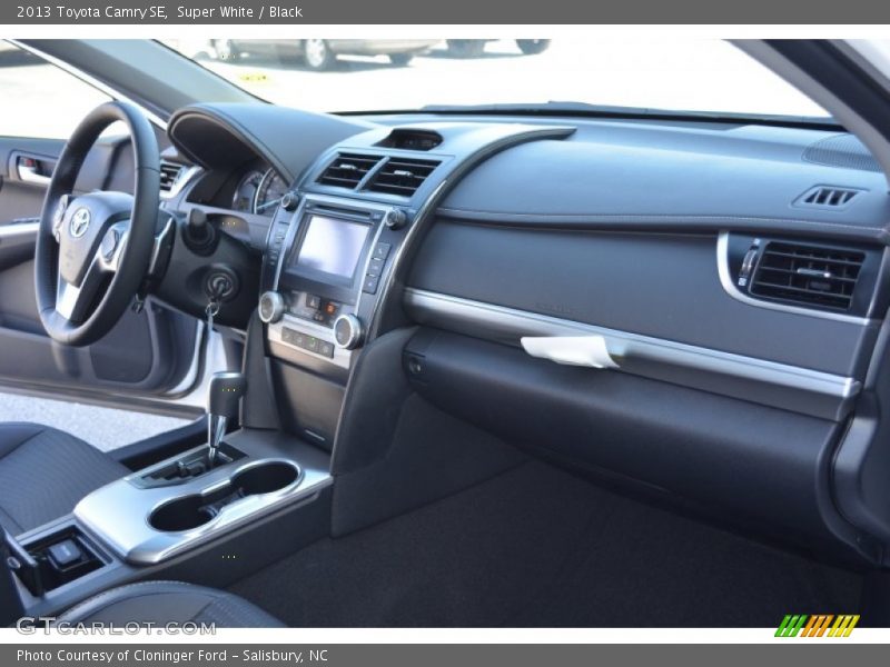 Super White / Black 2013 Toyota Camry SE