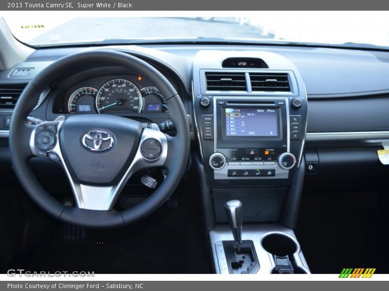 Super White / Black 2013 Toyota Camry SE