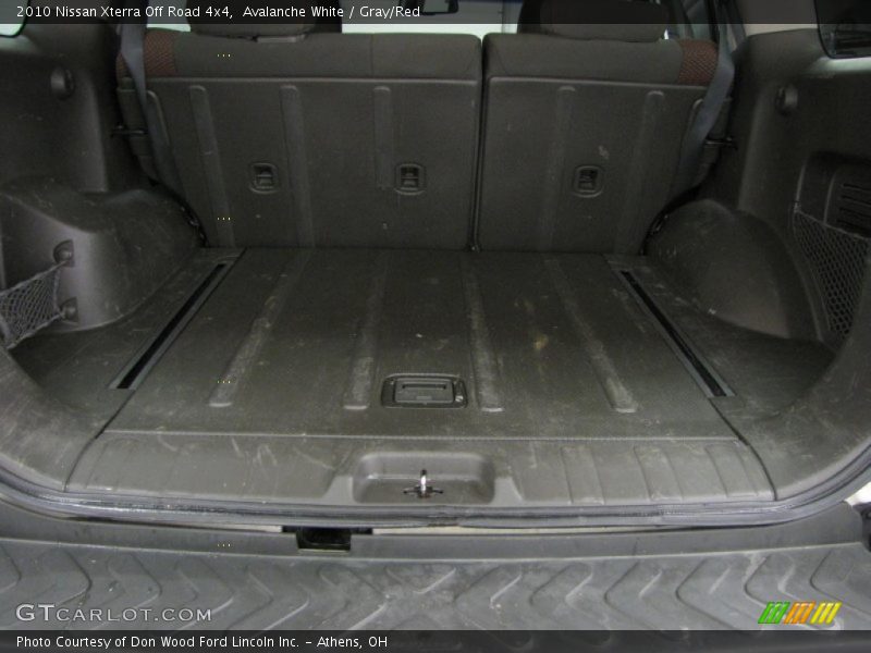 Avalanche White / Gray/Red 2010 Nissan Xterra Off Road 4x4