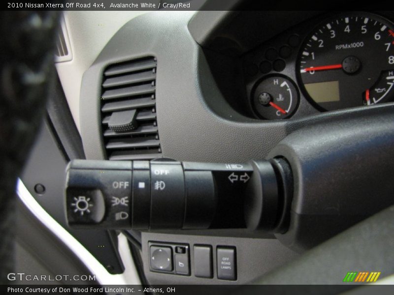 Avalanche White / Gray/Red 2010 Nissan Xterra Off Road 4x4