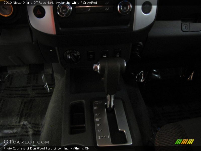 Avalanche White / Gray/Red 2010 Nissan Xterra Off Road 4x4