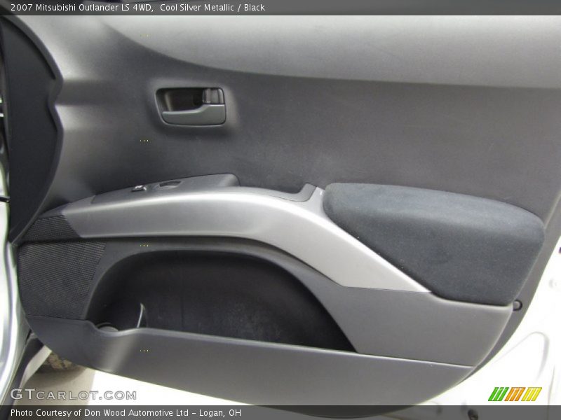 Cool Silver Metallic / Black 2007 Mitsubishi Outlander LS 4WD