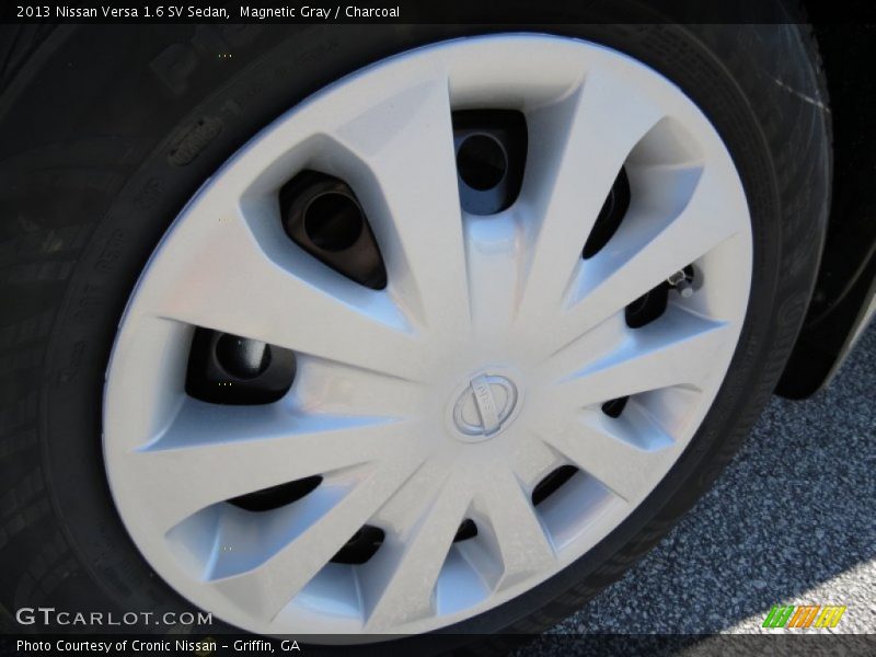 Magnetic Gray / Charcoal 2013 Nissan Versa 1.6 SV Sedan