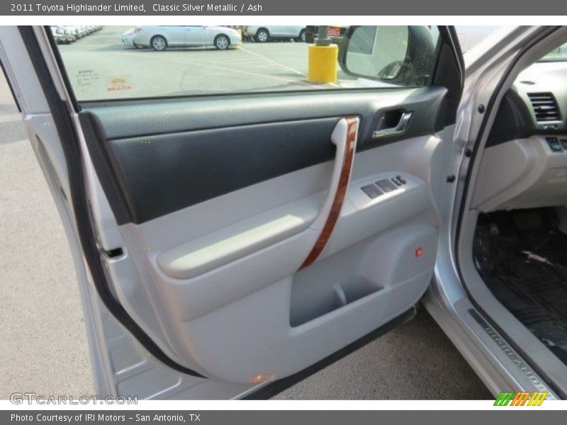 Classic Silver Metallic / Ash 2011 Toyota Highlander Limited