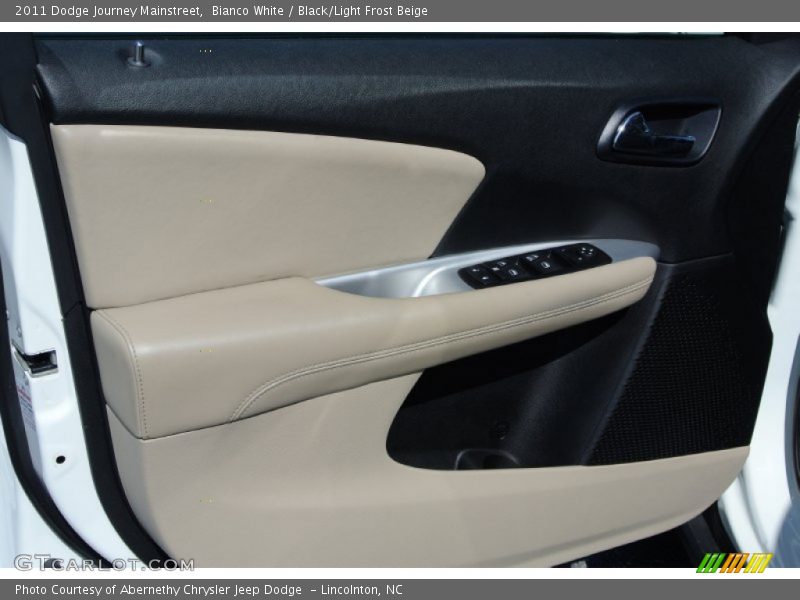Bianco White / Black/Light Frost Beige 2011 Dodge Journey Mainstreet