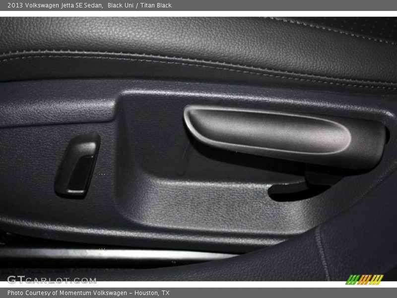 Black Uni / Titan Black 2013 Volkswagen Jetta SE Sedan