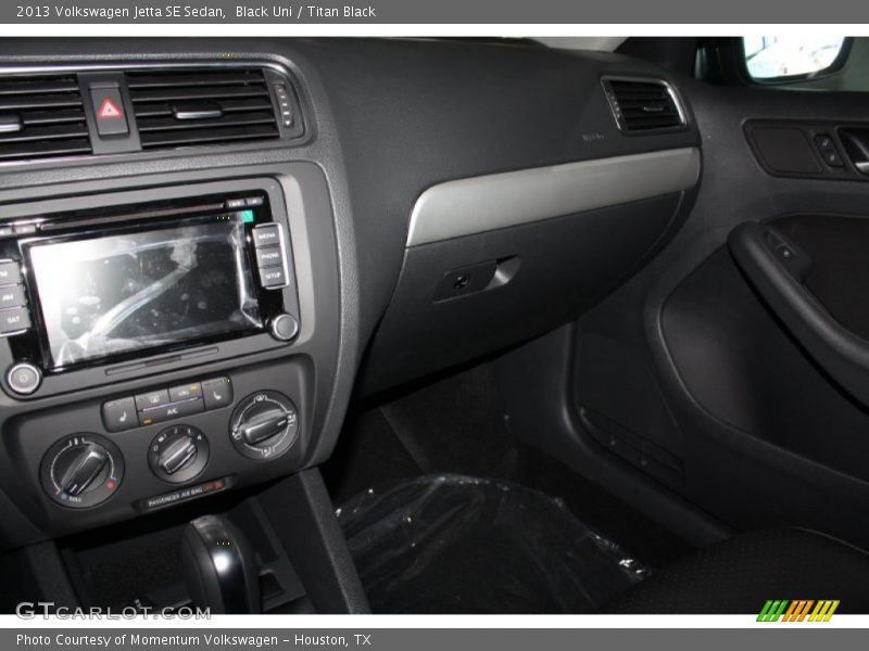 Black Uni / Titan Black 2013 Volkswagen Jetta SE Sedan