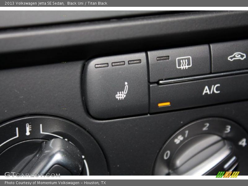Black Uni / Titan Black 2013 Volkswagen Jetta SE Sedan