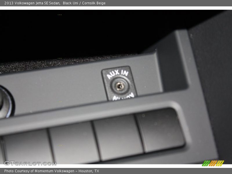 Black Uni / Cornsilk Beige 2013 Volkswagen Jetta SE Sedan