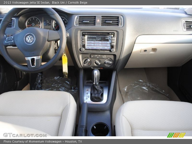 Black Uni / Cornsilk Beige 2013 Volkswagen Jetta SE Sedan