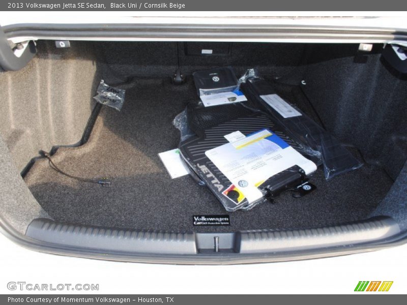 Black Uni / Cornsilk Beige 2013 Volkswagen Jetta SE Sedan