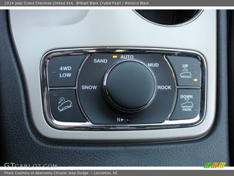 Controls of 2014 Grand Cherokee Limited 4x4