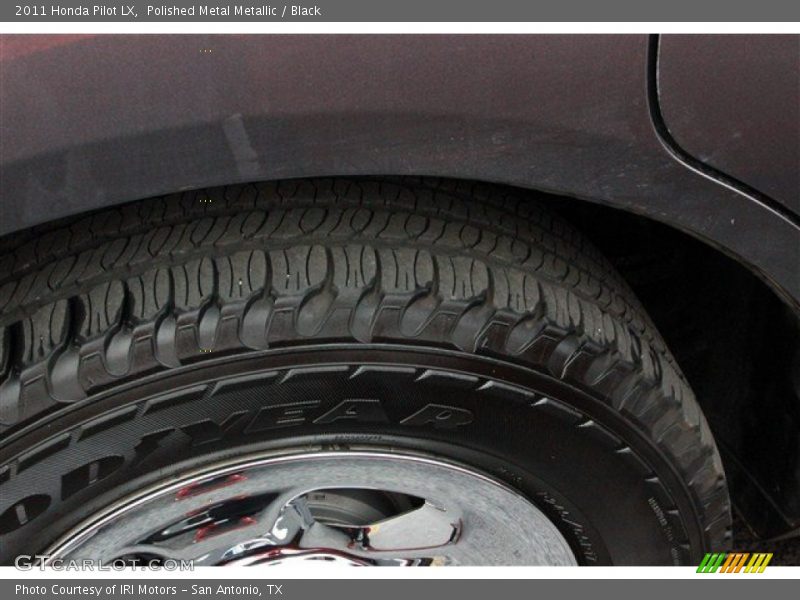 Polished Metal Metallic / Black 2011 Honda Pilot LX