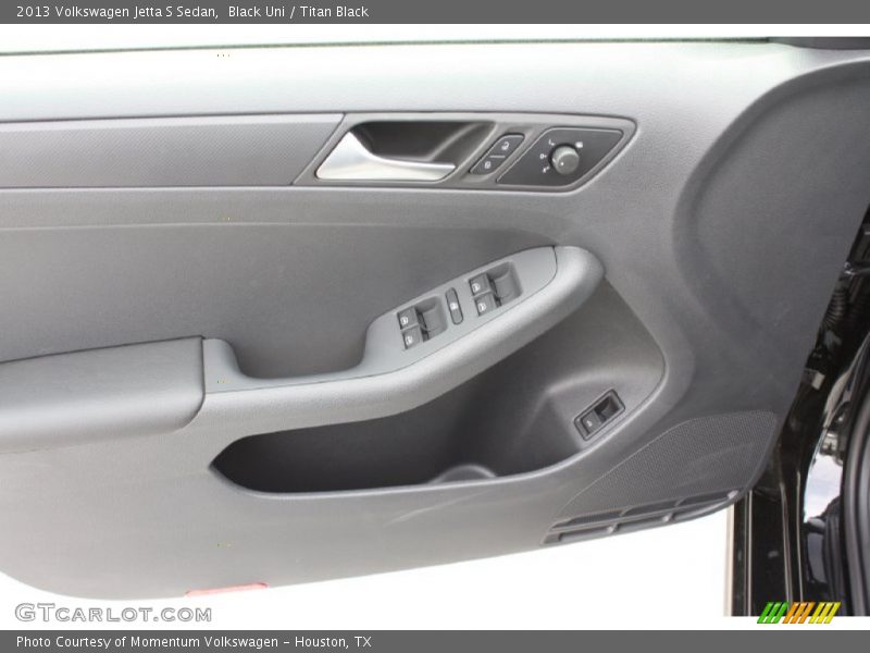 Black Uni / Titan Black 2013 Volkswagen Jetta S Sedan