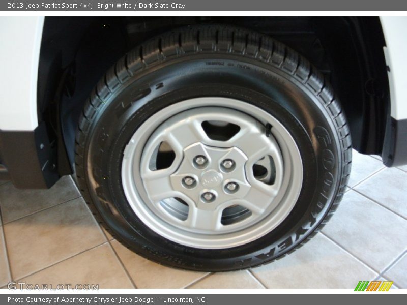 Bright White / Dark Slate Gray 2013 Jeep Patriot Sport 4x4