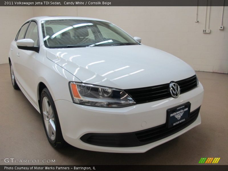 Candy White / Cornsilk Beige 2011 Volkswagen Jetta TDI Sedan